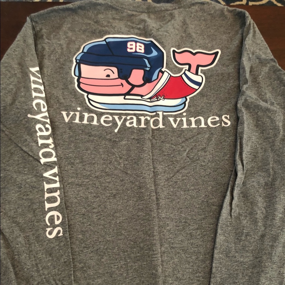 Vineyard Vines long sleeve T - Men’s Small - EUC